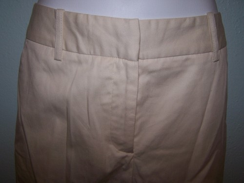 STILL HAS NEW TAGS! CASUAL CORNER CLASSIC IVORY STRETCH CAPRIS NWT 10 - Picture 2 of 2