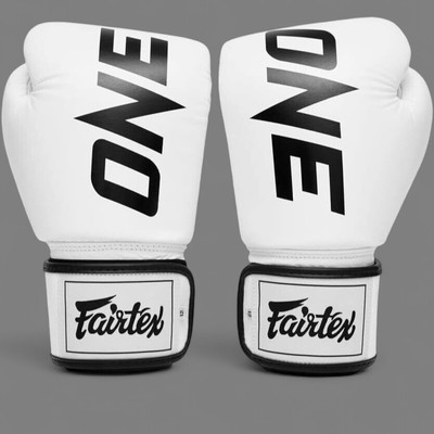 Fairtex One Boxing Gloves white 16oz . Sparring/Training Gloves