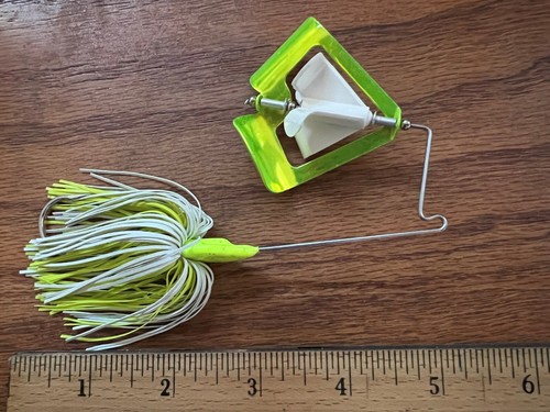 Persuader Blade in Blade Buzzbait 0,5 oz. Chartreuse Farbe Weiß