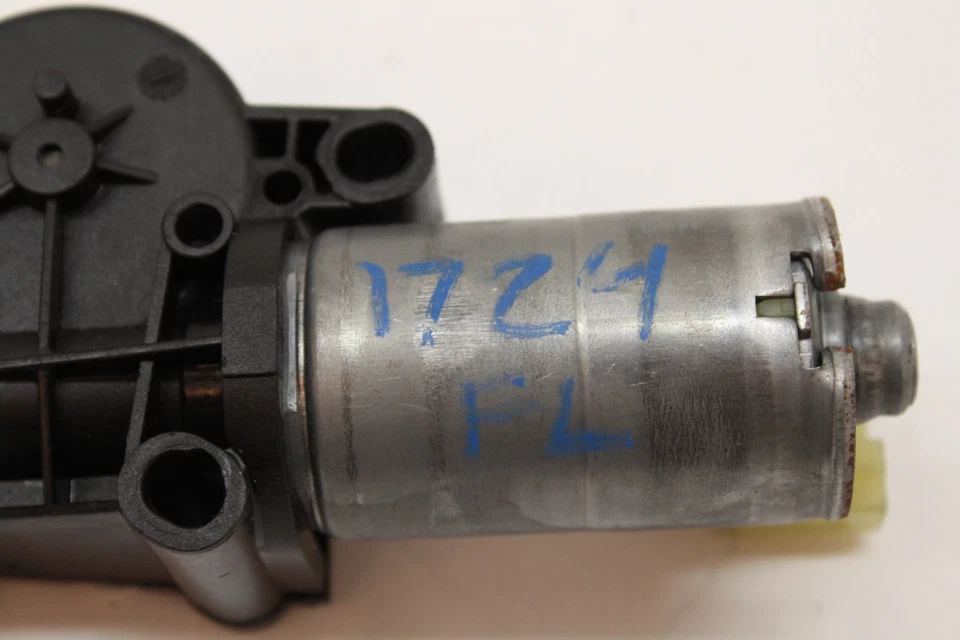 2011 VOLVO XC90 XC70 FRONT LEFT SEAT MOTOR 30761806 OEM 08 09 10 11 - Image 2 of 4