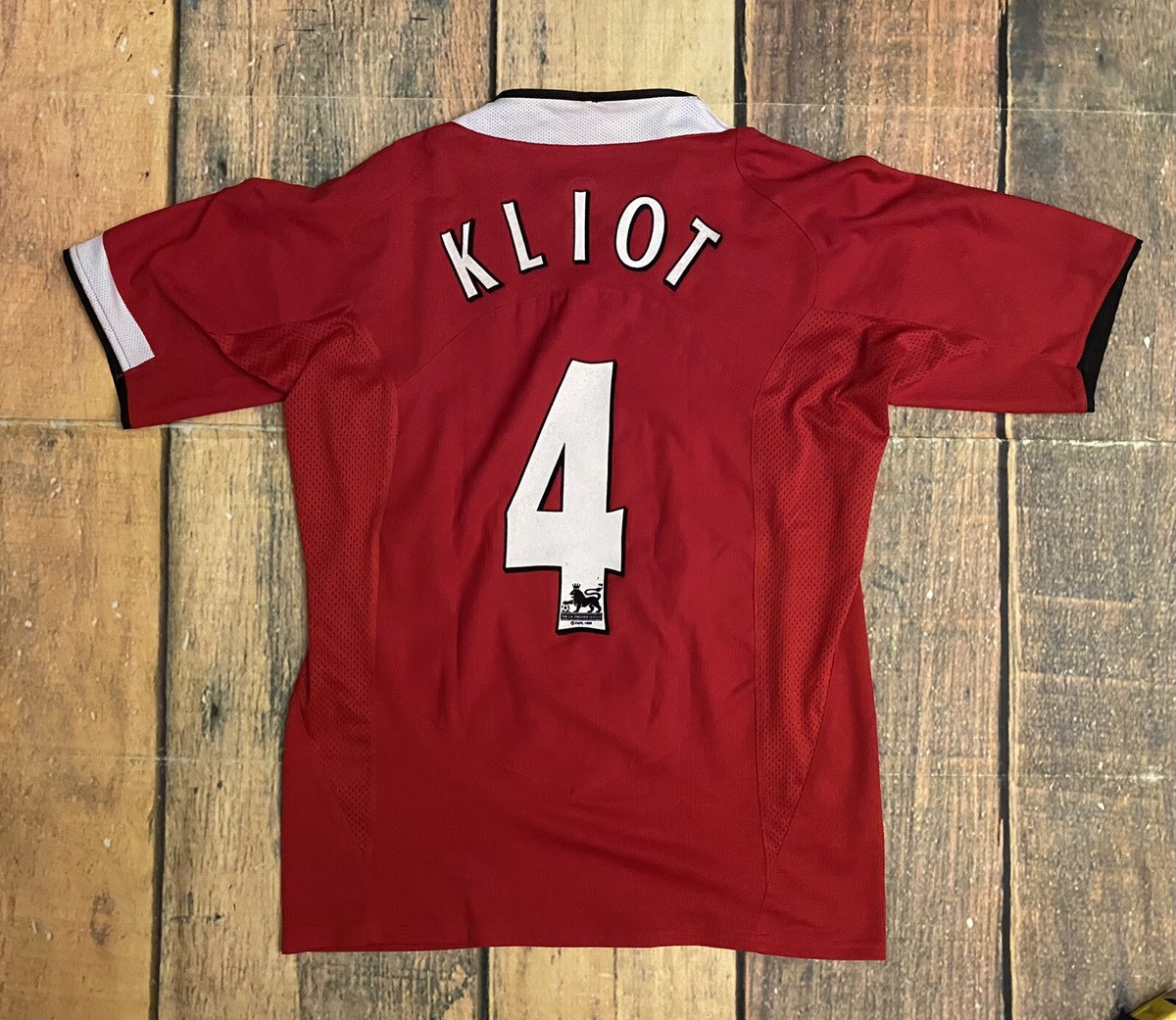 Manchester United jersey kit 2004 2006 Vodafone football Home