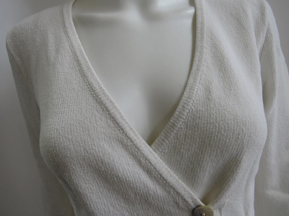 SportsWorks Studio Off White V Neck Button Cardigan Size Large - Image 3 of 4