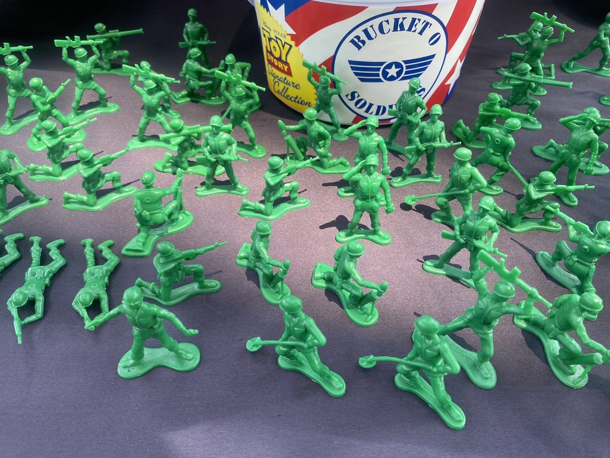 Bucket O' Soldiers 72++! Piece Disney Toy Story Green Army