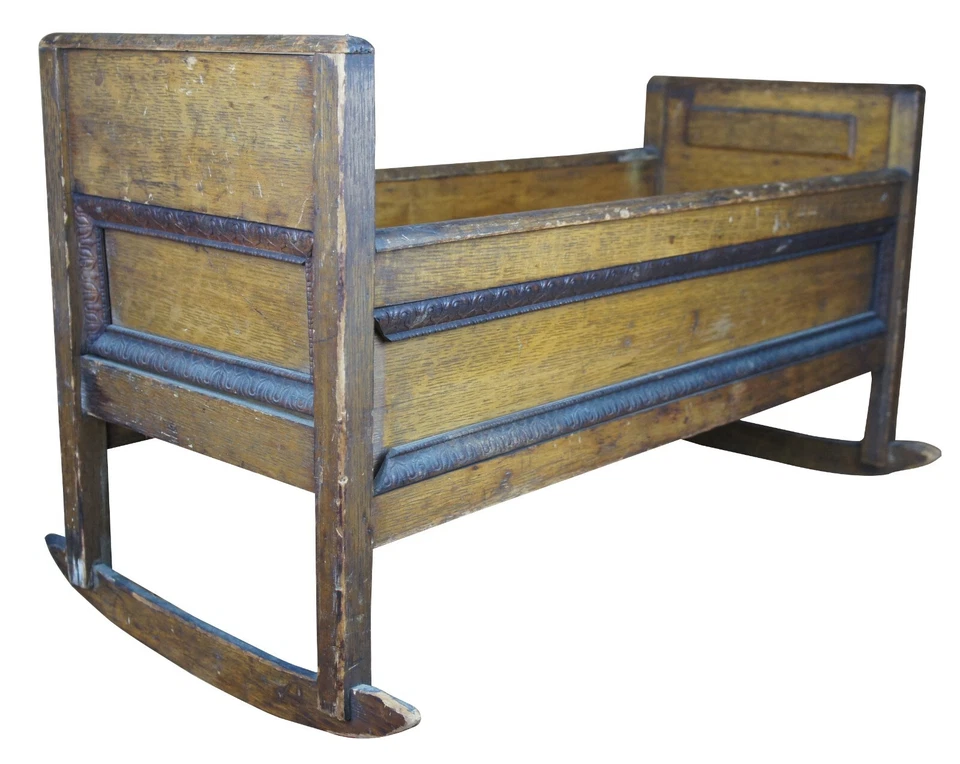 Antigua cuna mecedora victoriana de roble aserrado en cuartos cuna de bebé planeador muñeca moisés  Foto 3 de 4