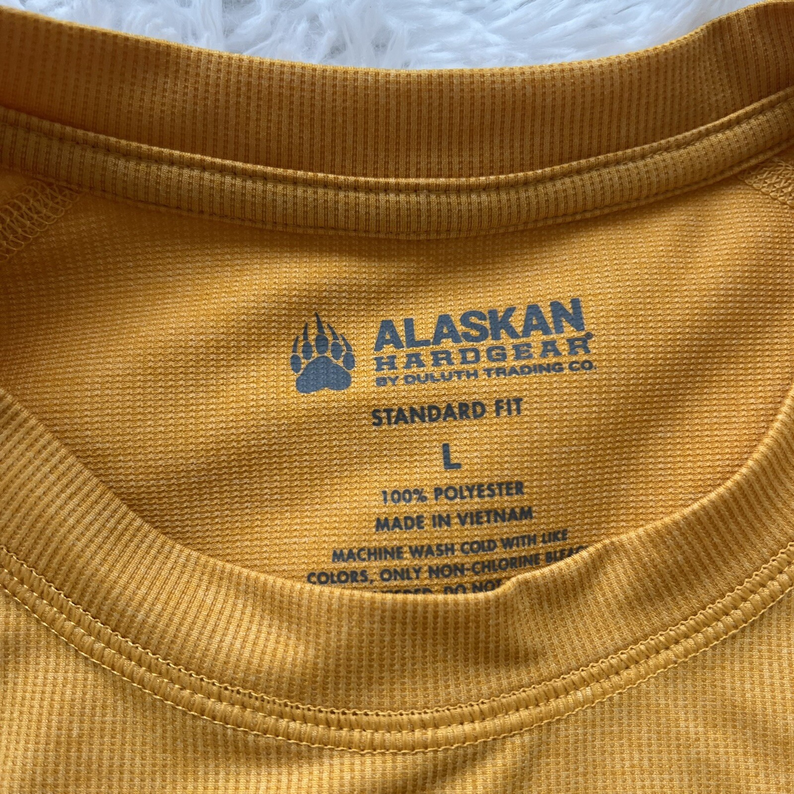 Duluth Trading Alaskan Hardgear Fishing TShirt Mens Large Yellow