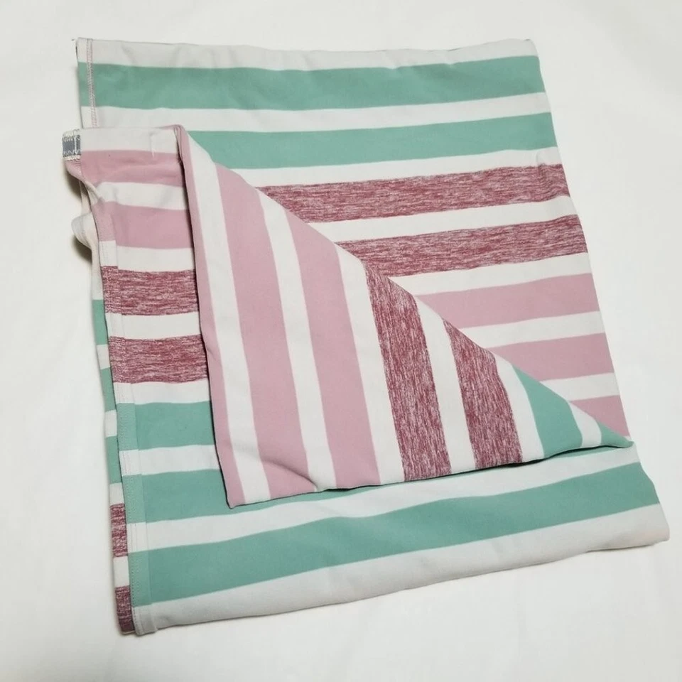 Bufanda Lululemon a rayas rojas y verdes Rulu Vinayasa | Sistema operativo para mujer Foto 2 de 4