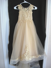 Girls Stunning Cream Flower Girl Tulle Gown w/Train - Size 5/6