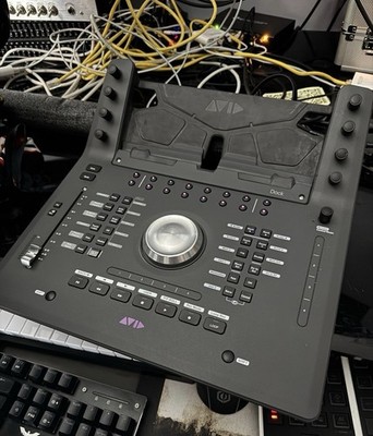 Avid Pro Tools Dock 2010s - Black original box. Works great.