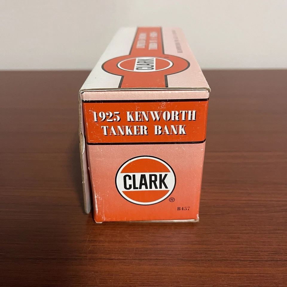 1925 Kenworth Tanker Clark Lockable Metal Vehicle Coin Bank 1:25 Diecast B457 - Image 3 of 4
