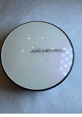 jung saem mool essential skin nuder cushion fair broad spectrum aunscreen spf50