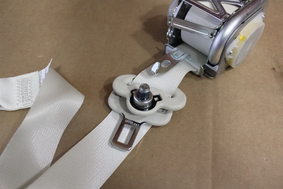 Lincoln MKZ 2010 cinturón de seguridad delantero AE5Z54611B08AF pasajero derecho Ford OEM Foto 3 de 4