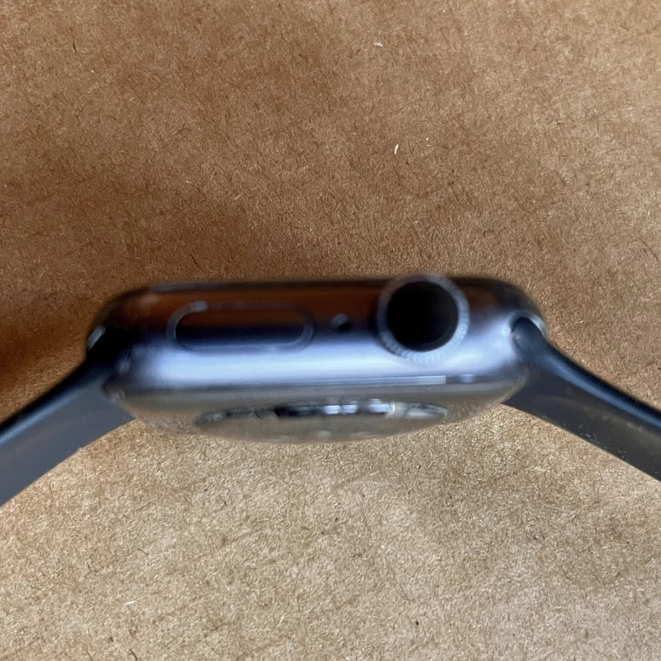 Apple Watch Series 6, photo 2 sur 3