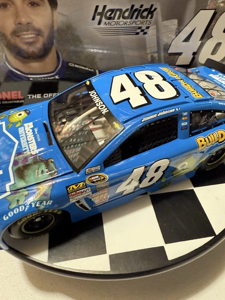 Jimmie Johnson #48 Lowe’s Monster’s Univeristy 2013 1/24 Nascar Diecast Foto 4 de 4