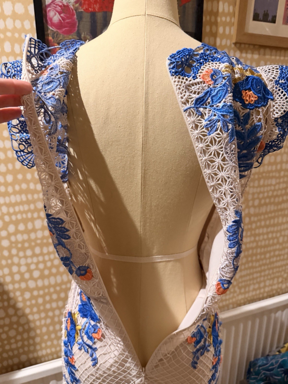 Karen Millen Embroidered Lace Wiggle Dress Wedding Ascot  Cruise ? Size  10 Uk image 7