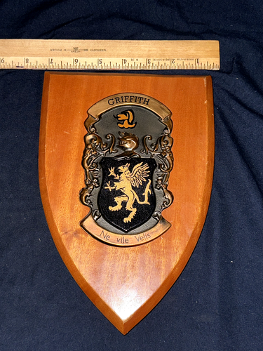 CLAN GRIFFITH NE VILE VELLS WAPPEN SCHILD HOLZPLAKETTE 10" x 6,5" Wappen - Bild 4 von 9