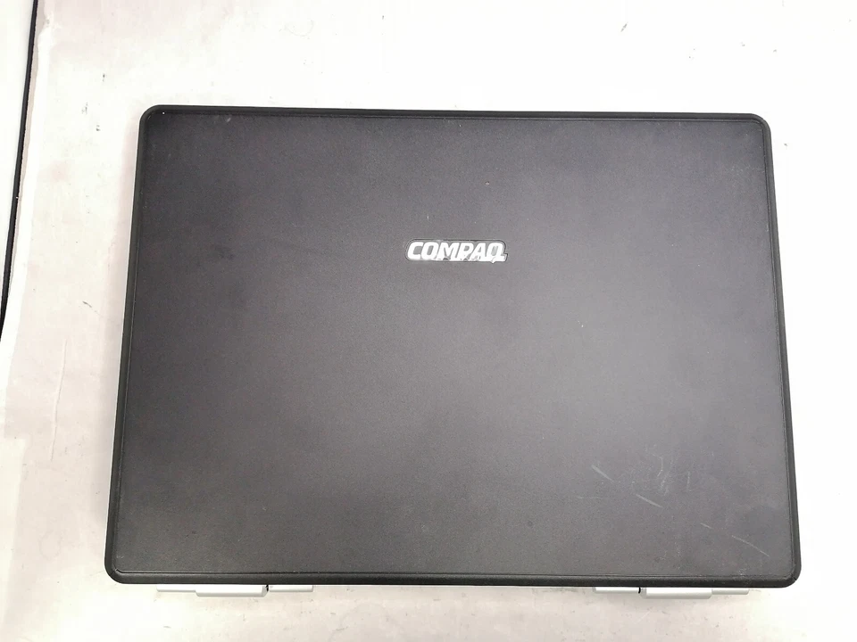 Vintage Compaq Presario v5000 AMD SEMPRON/512MB for parts Powers On - Image 2 of 4