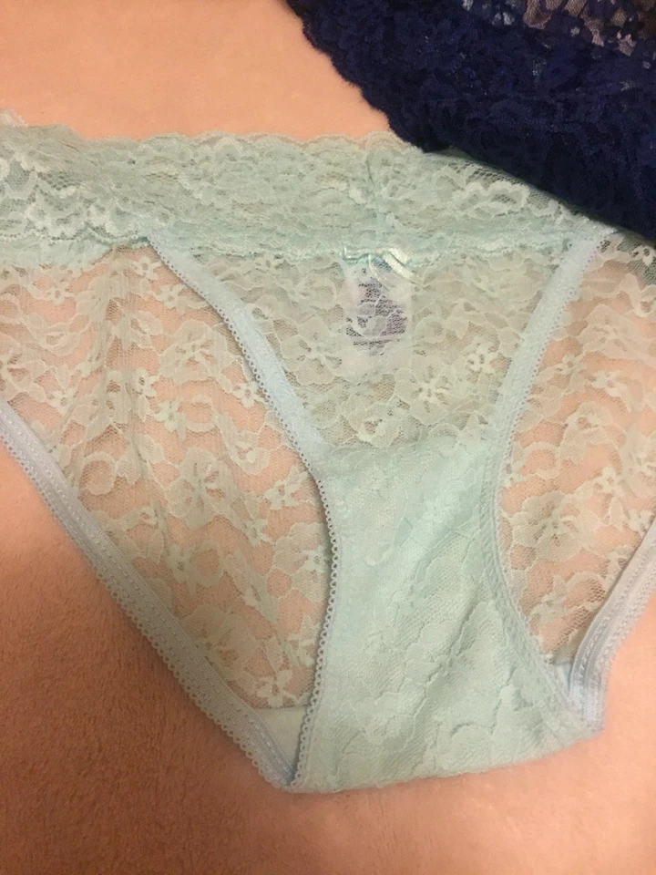 Paquete de 3 bragas de encaje Simply Styled- By Sears Brand Missy (woman’s) talla Med. Foto 2 de 4