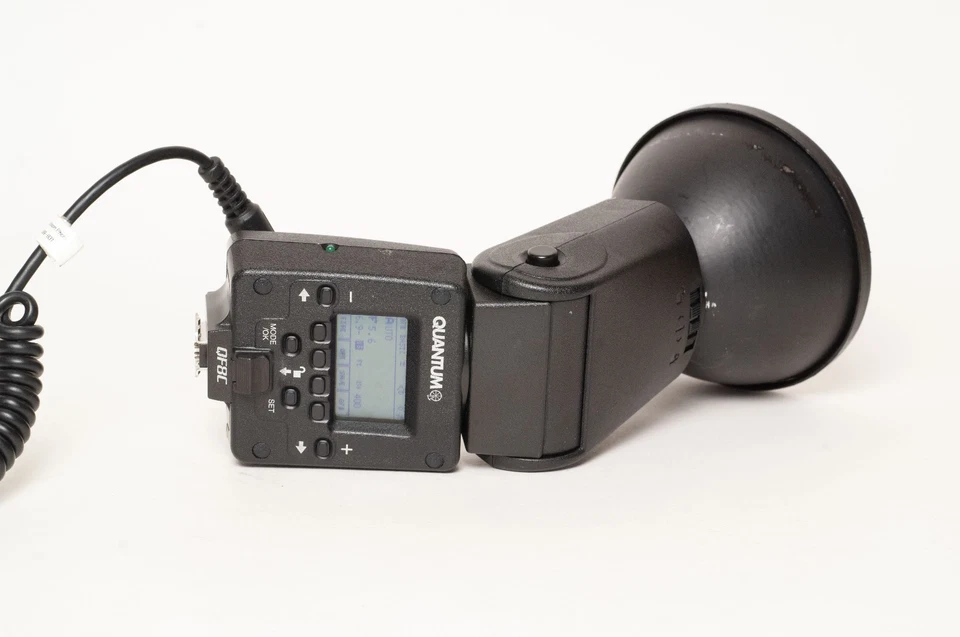 Minty Quantum Qflash QF8C TRIO Basic Shoe-Mount Camera Flash for Canon Cameras - Image 3 of 4