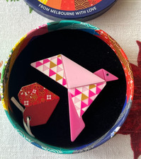 ERSTWILDER : ORIGAMI: THE HUMMING-BIRD BROOCH : UNPINNED/NEW