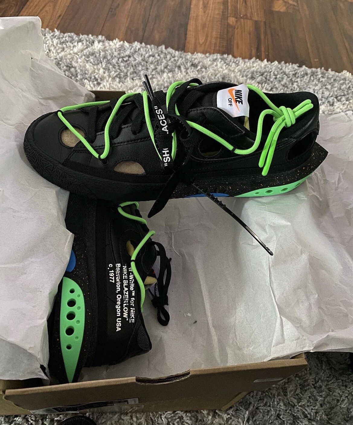 OFF WHITE X NIKE Taglia 6 Nike bianco sporco x blazer nero basso