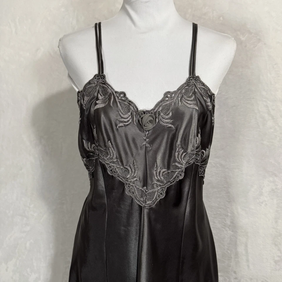 Sexy conjunto de vestido y bata Bali gris satinado quimise talla pequeña bordada Y2K Foto 4 de 4