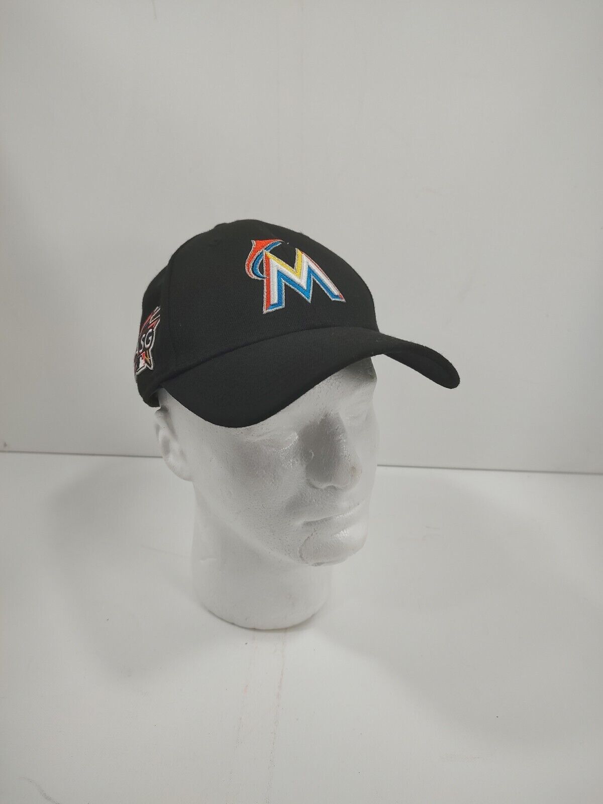 Vintage Florida Marlins MLB fitted cap black new … - image 1