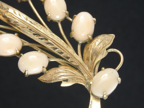 ELEGANT ANTIQUE 18K GOLD LEAF PIN BROOCH w/ ANGEL SKIN CORAL ~ 2" / 5.9g - Picture 6 of 9