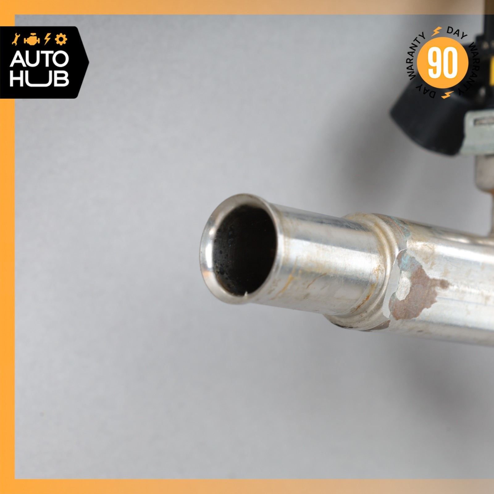10-17 Aston Martin DB9 Rapide Left Side Fuel Injector Rail w/Injectors OEM