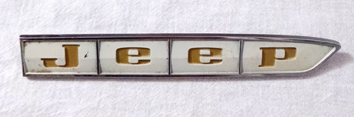 1962-1972 JEEP GLADIATOR WAGONEER EMBLEM RH 968906 OEM
