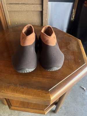Size 5 - adidas Yeezy Knit Runner Stone Carbon Yeezy Knit Runner  main image 3