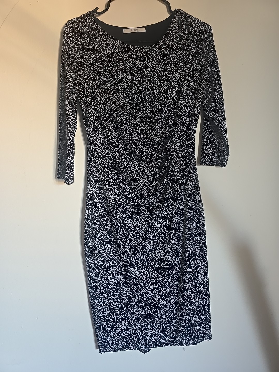 Lauren Ralph Lauren Size 6 Navy Blue and Beige Ruched Sheath Dress