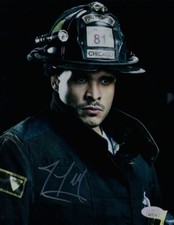 JOE MINOSO JOE CRUZ CHICAGO FIRE P.D. MED HAND SIGNED 8X10 PHOTO JSA COA