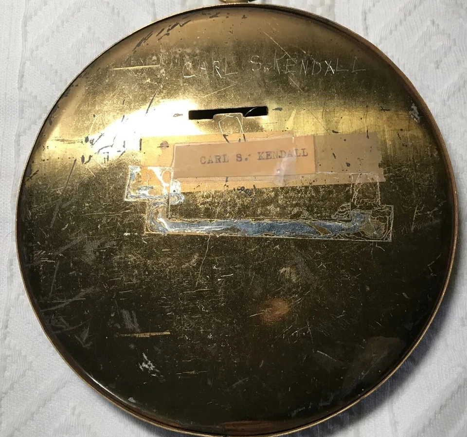 "Fantástico marco de metal ovalado de 6"" para niño pequeño con vestido de época monedero foto en lata" Foto 4 de 4