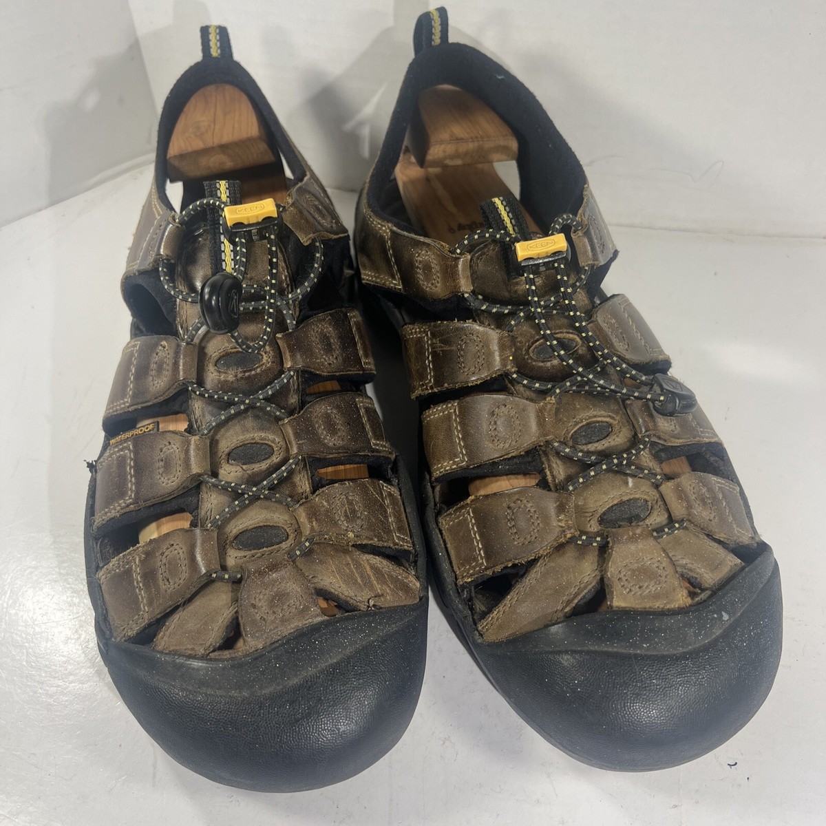KEEN Mens Brown Leather Fisherman Sandal Hiking Waterproof 