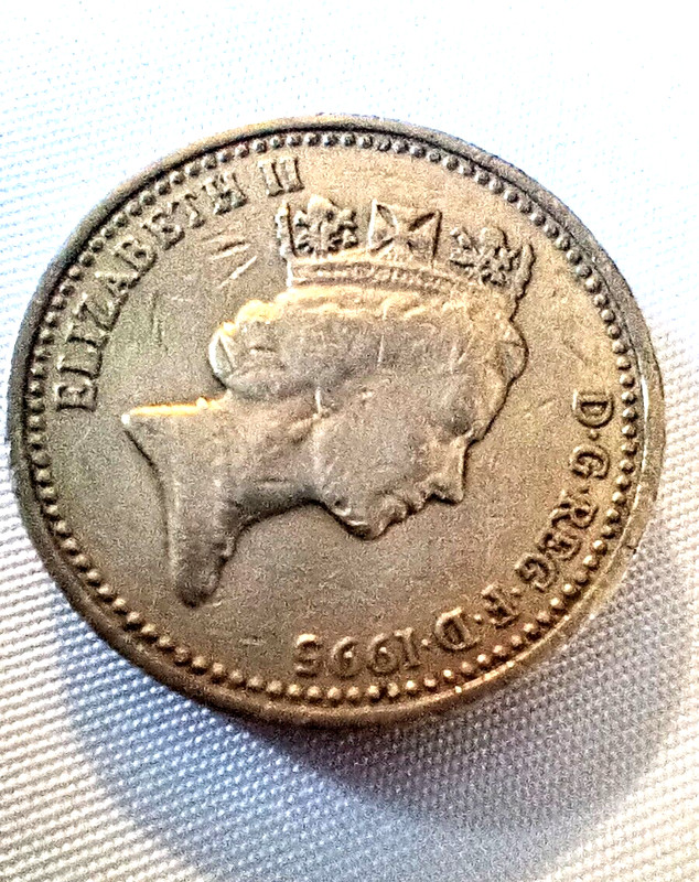 1 British Pound RARE ERROR 1995 Queen Elizabeth "Pleidiol WYF I'm Gwlad edge