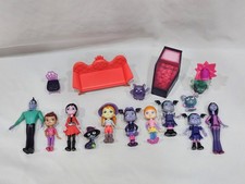 Disney Vampirina Scare B&B Figures Furniture ...