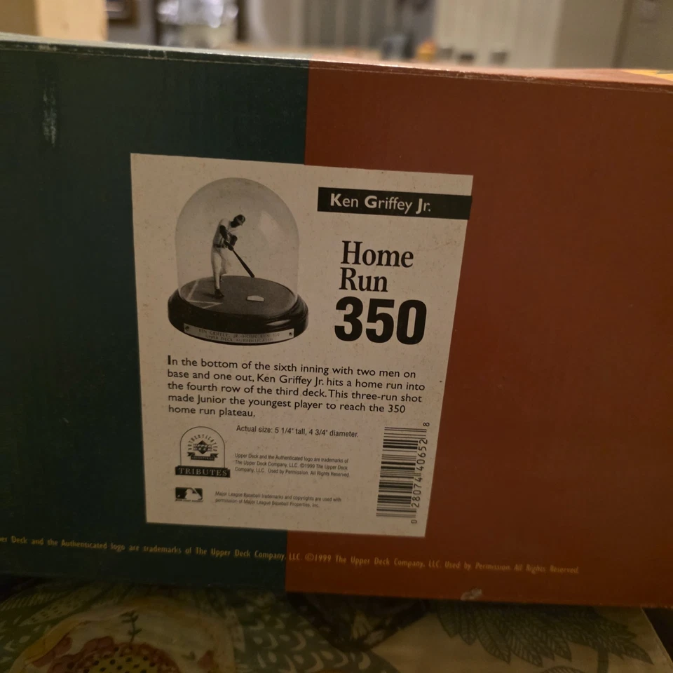 1999 Upper Deck Tributes Ken Griffesy Jr 350 Home Run estatueta cúpula de vidro - Imagem 3 de 4