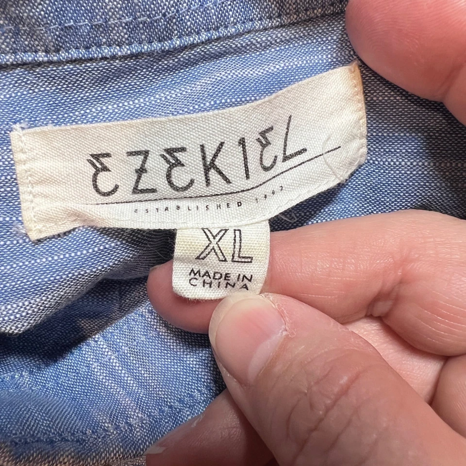 Ezekiel Mens XL Blue Heathered Striped Button Down Short Sleeve Casual Shirt - Image 3 of 4