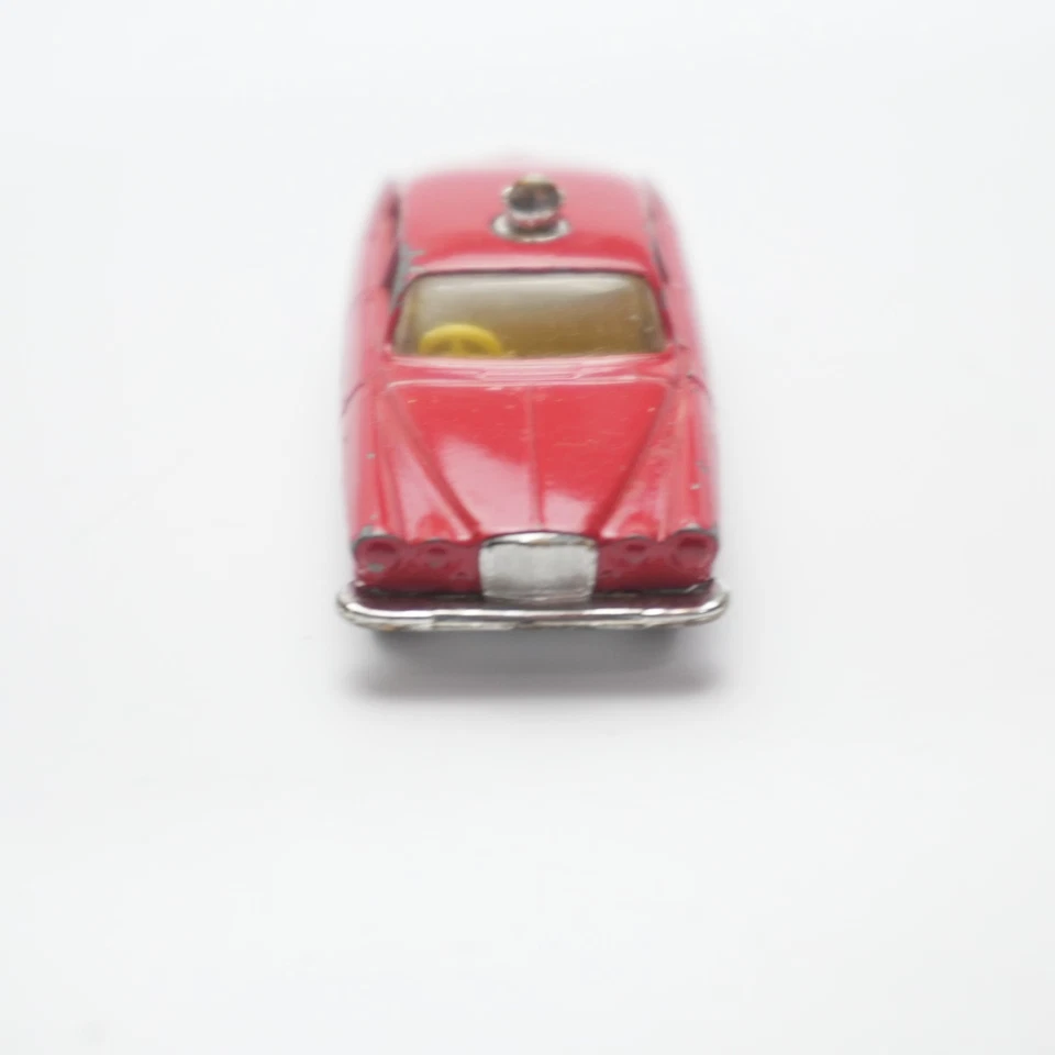 Vintage Husky Red Jaguar Mk 10 Fire Chief Car HO Diecast/Plastic - Image 2 of 4