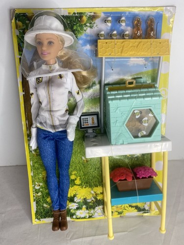 Barbie Beekeeper Career You Can Be Anything Playset Mattel Bees 2017 New Read