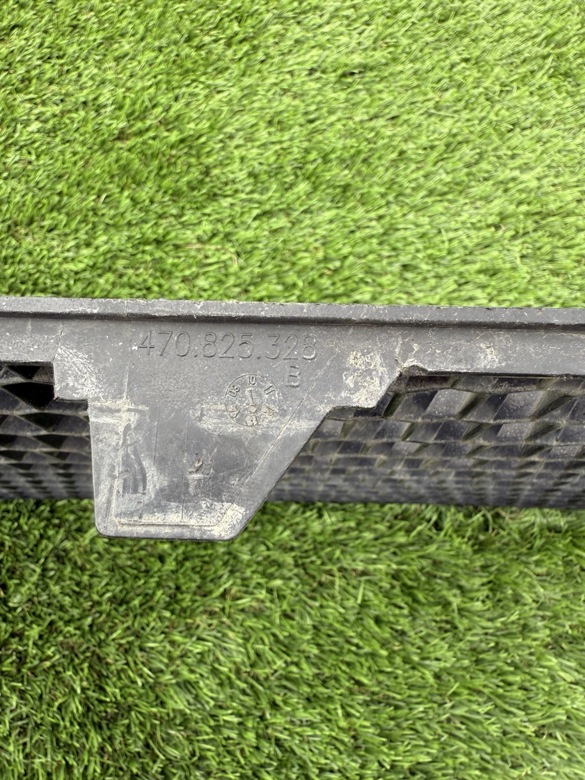 LAMBORGHINI AVENTADOR SVJ COUPE DRIVER RIGHT RH VENTILATION GRILL OEM 470825327E