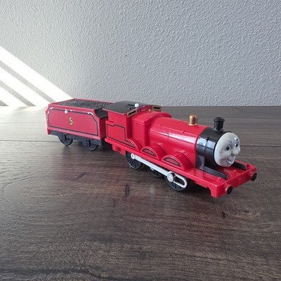 Gullane Thomas & Friends James No.5 Battery Motorized Train w/ Tender 2002 NT