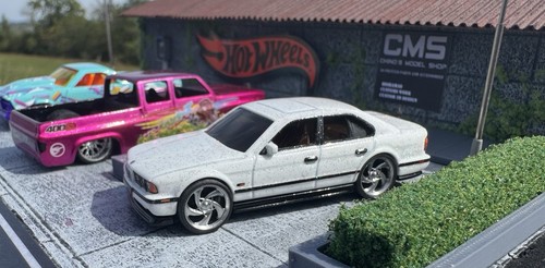 Hot Wheels Boulevard 2025 - BMW M5 Blanche 1:64, Série Collector