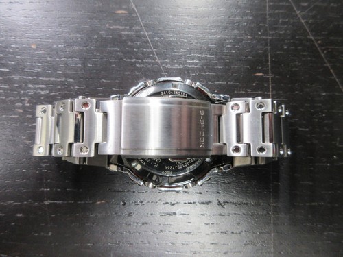 Reloj G-Shock Completo Metal Plateado Radio Onda Solar Casio GMW-B5000D-1JF Bluetooth - Imagen 5 de 7