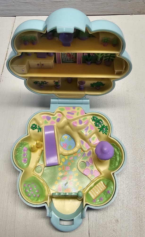 1990 Polly Pocket Vintage Flower Shaped Compact