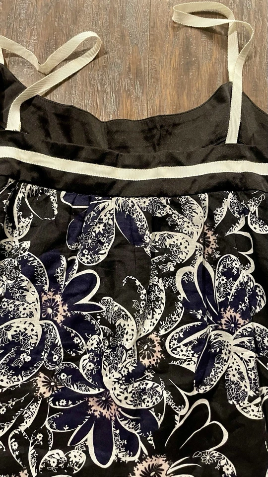 Blusa para mujer MARC JACOBS mediana negra con tirantes florales Foto 3 de 4