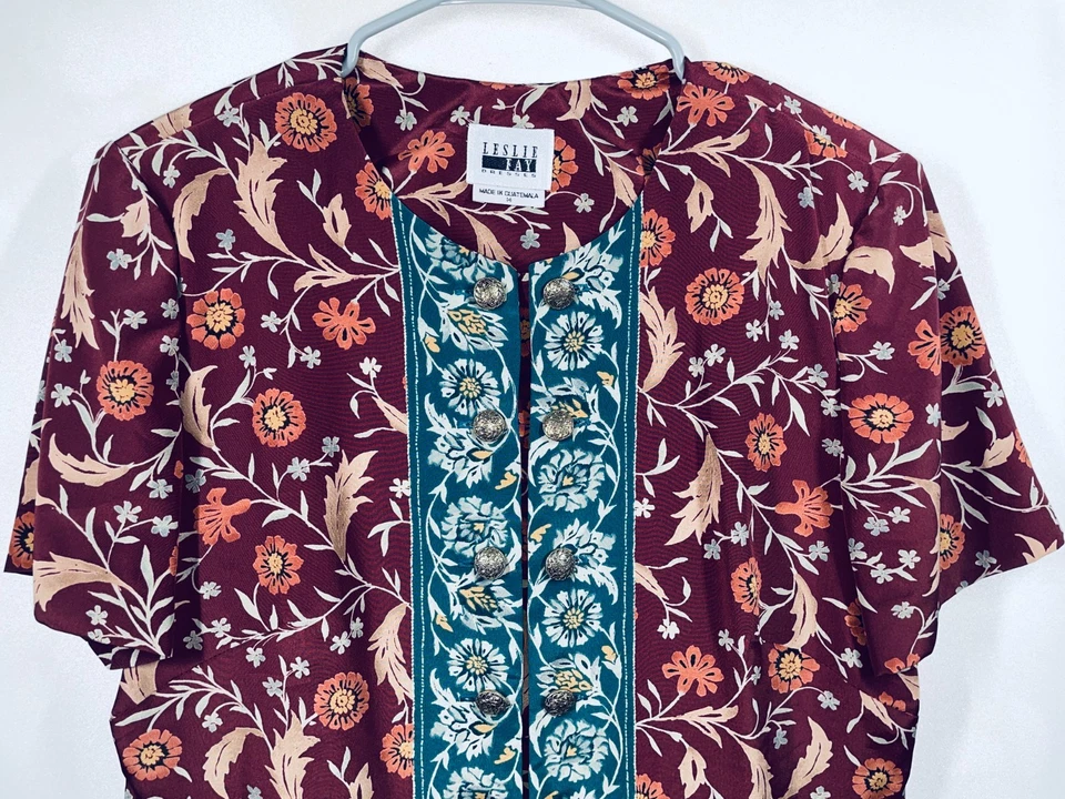 Vestido curto vintage Leslie Fay feminino tamanho 14 com botões manga curta década de 1980’s - Imagem 2 de 4