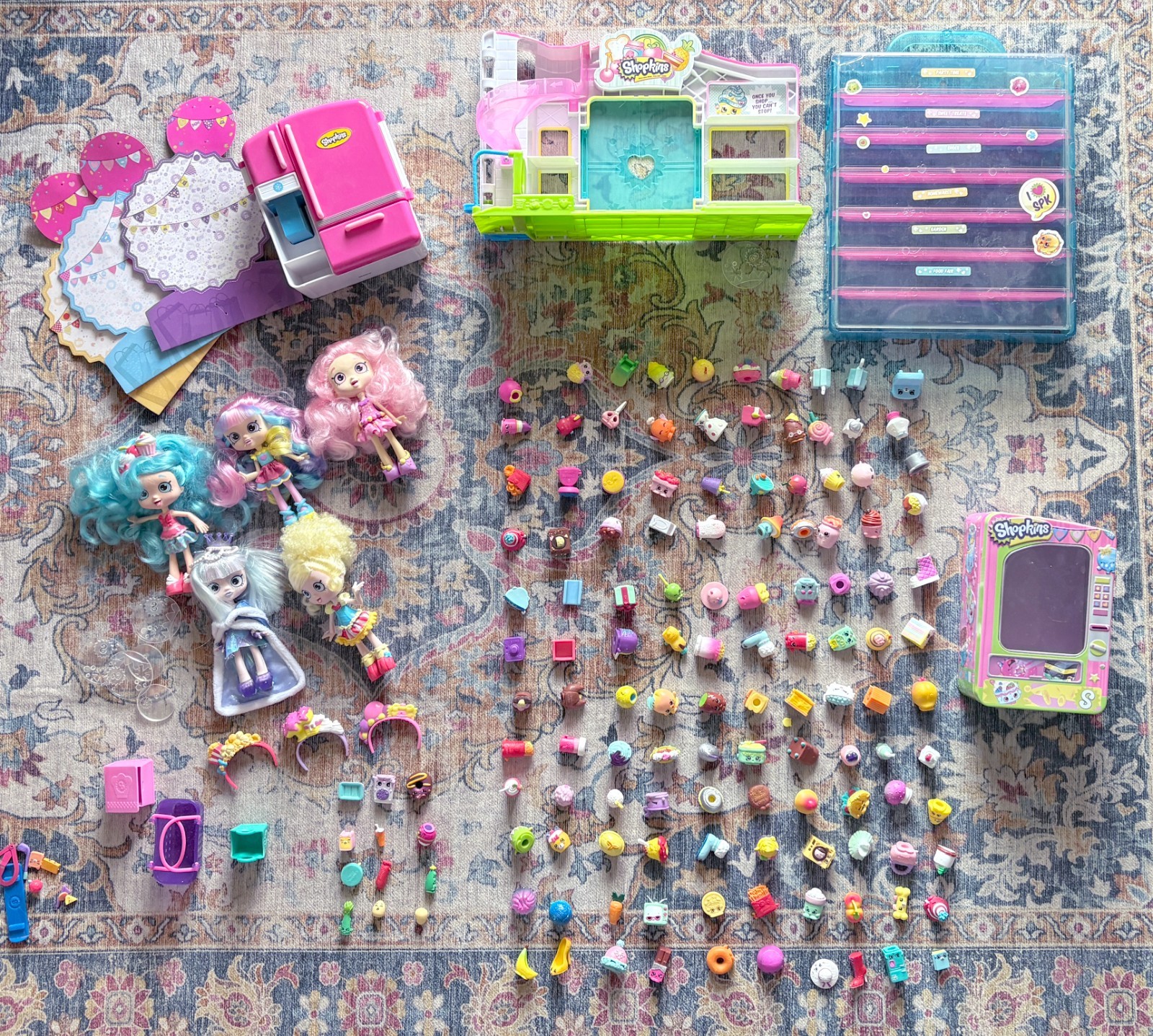 Shopkins Mixed Lot of 132 Shopkins & Dolls