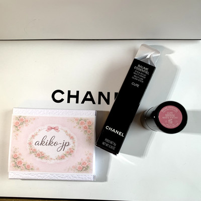 CHANEL Baume Essentiel Essential Multi-Use Glow Stick Highlighter