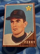 Topps 1962 Gaylord Perry #199 San Francisco Giants Rookie Baseball Card. rookie card picture